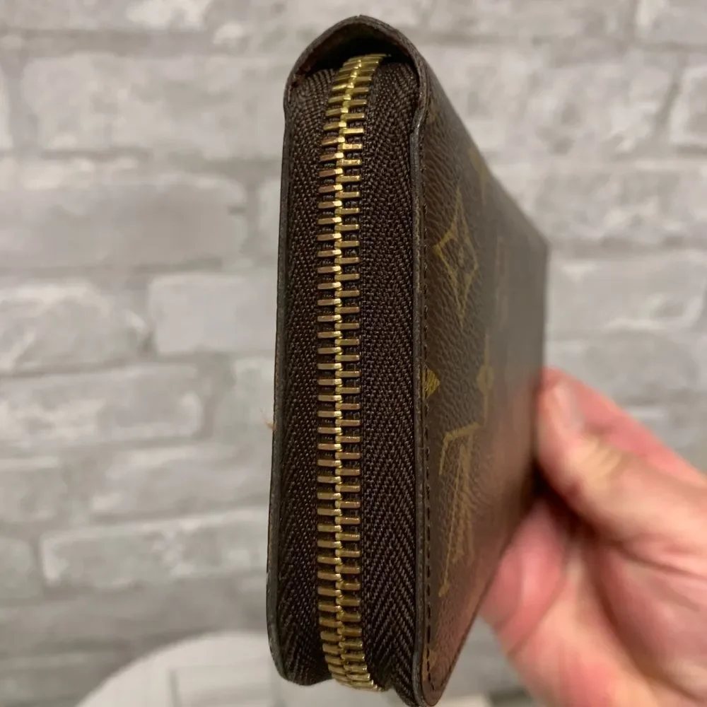 ⭐  Louis Vuitton Monogram Zippy Zip Around Long Wallet purse.